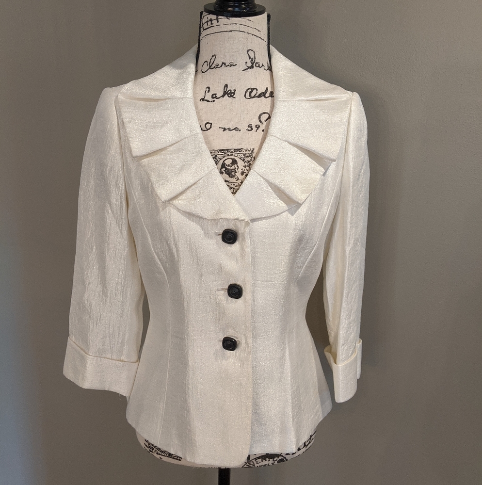 Women's Alex Marie Shimmer Blazer with Black Buttons Size 4